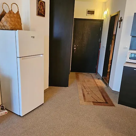 студио за в сарафово Burgasz