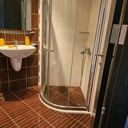 студио за в сарафово Apartman *